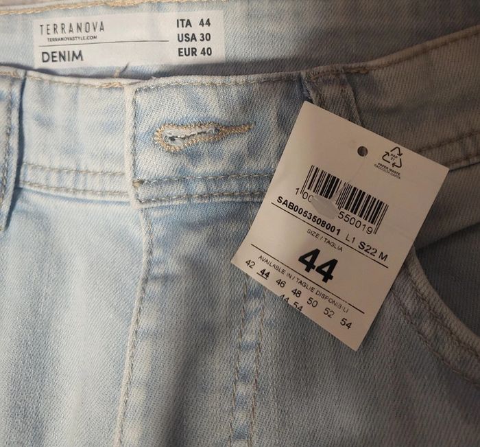 Jeans terranova neuf bleu clair taille italienne 44, FR 40 - photo numéro 3
