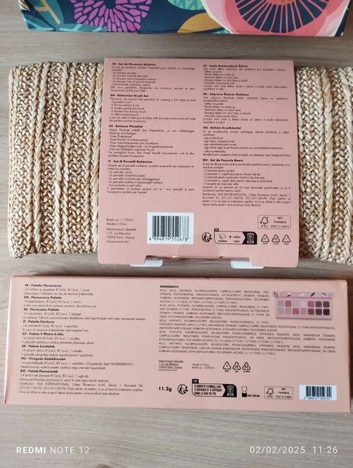 Pochette cadeau avec maquillage bohème Marionnaud neuf - photo numéro 3