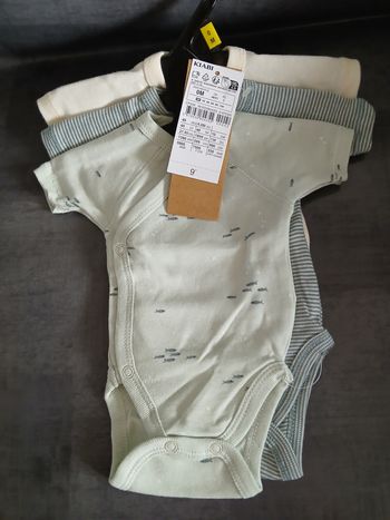 lot 3 bodies garcon manches courtes kiabi 50 cm 0 mois