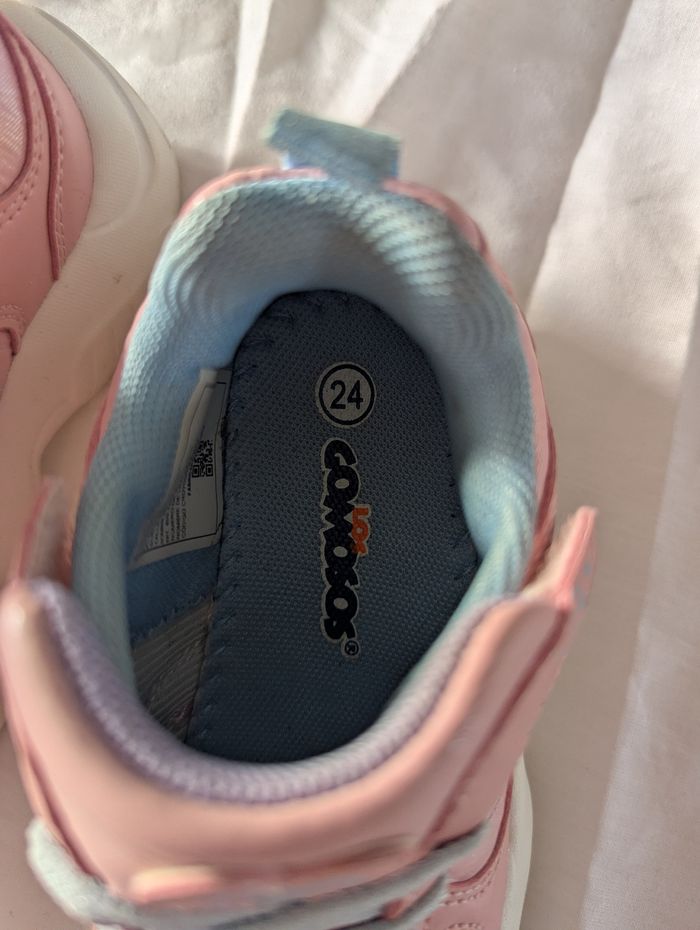 Chaussures fille 24 jamais porté - photo numéro 3