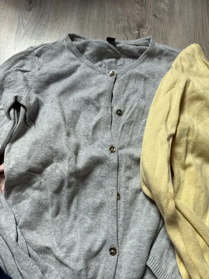 Lot 3 gilets et 2 boléros 8 ans fille Kiabi - photo numéro 3