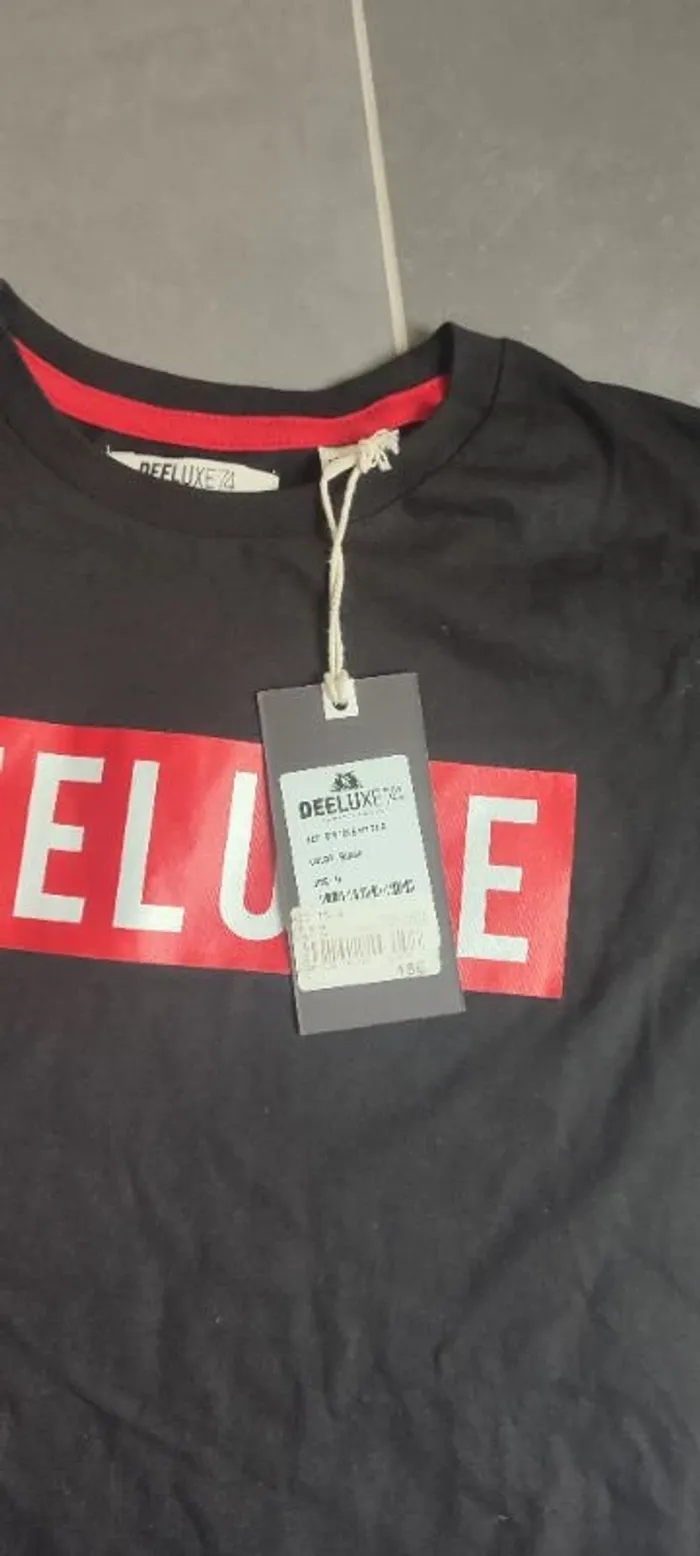 TEE SHIRT DELUXE 14 ANS neuf - photo numéro 4