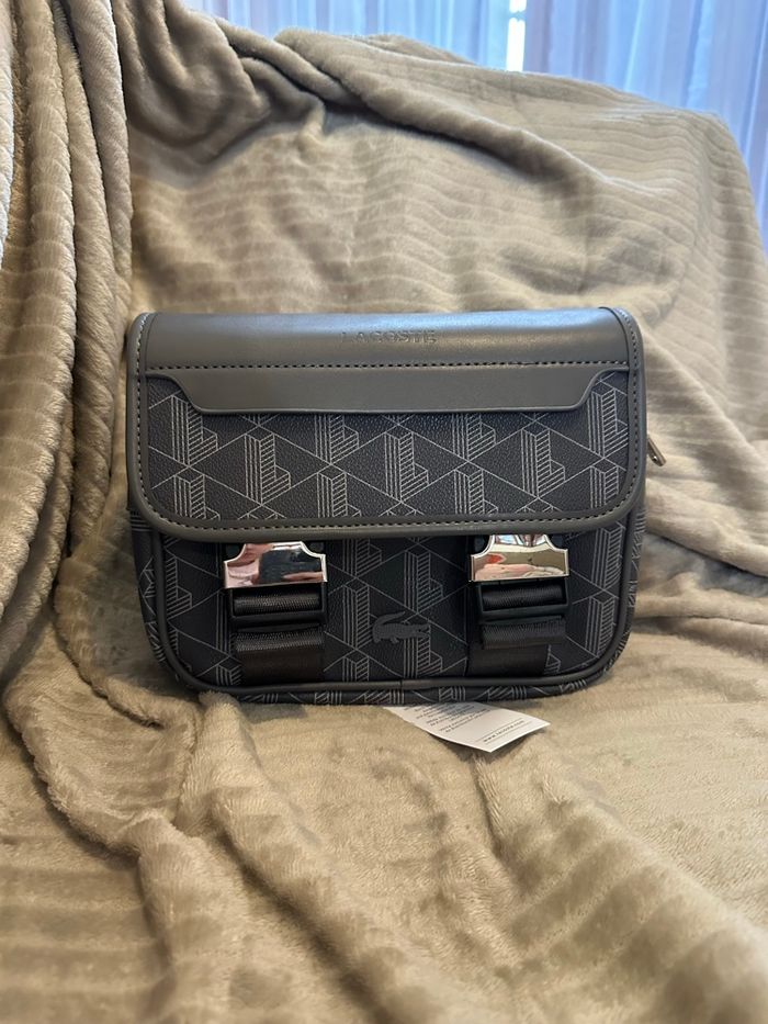 SACCOCHE LACOSTE NEUF