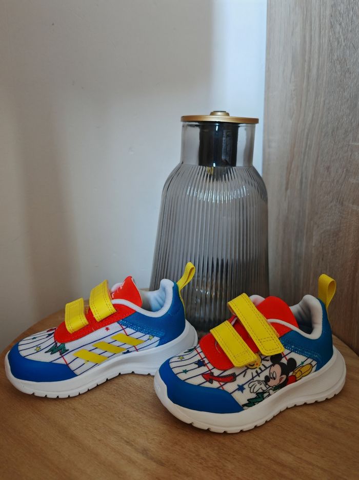 Chaussure Adidas mickey Neuve pointure 23 - photo numéro 6