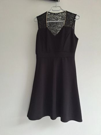 Robe noire dos dentelle