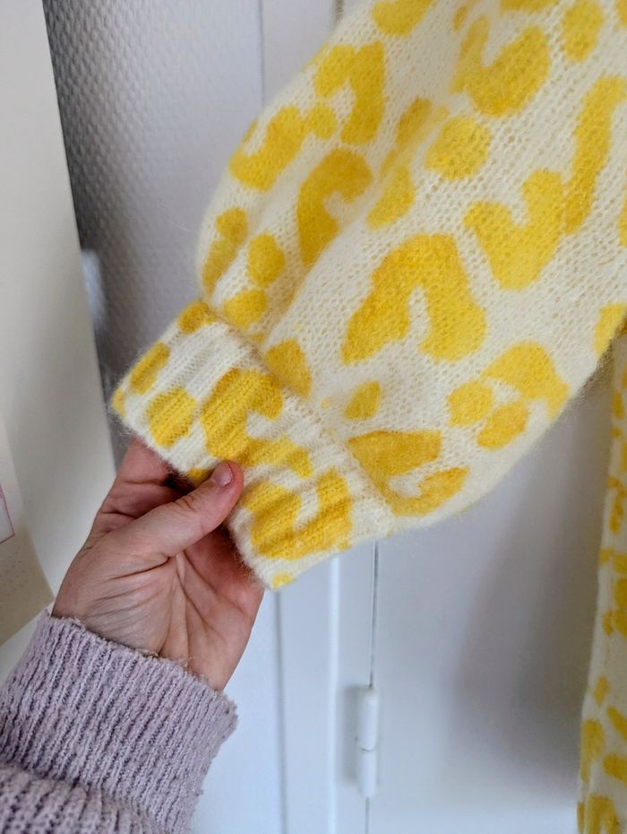 Pull léopard sezane jaune en laine manche bouffante taille 38 M - photo numéro 6