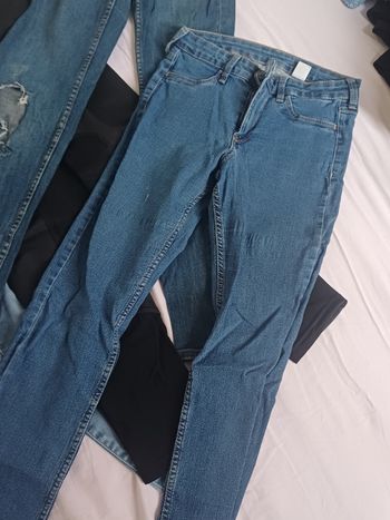 Jean et un pantalon simili cuir