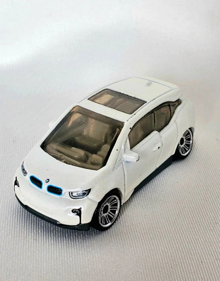 Voiture miniature Matchbox BMW i3 blanche