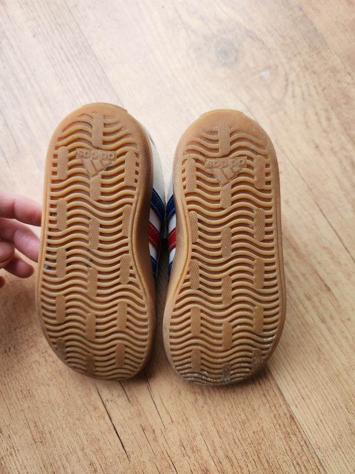 Basket adidas pointure 25 - photo numéro 4
