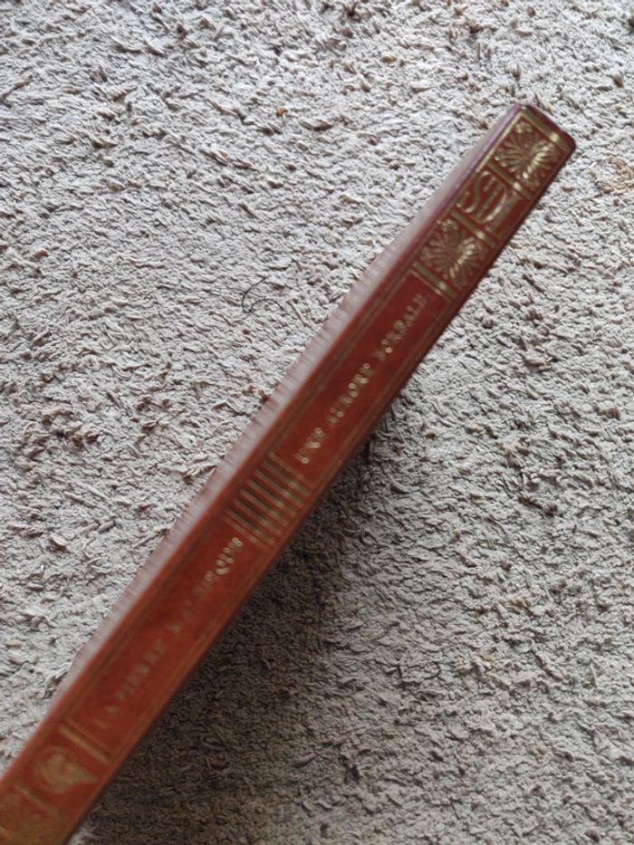 Livre de 1976 contenant 2 histoires - photo numéro 2