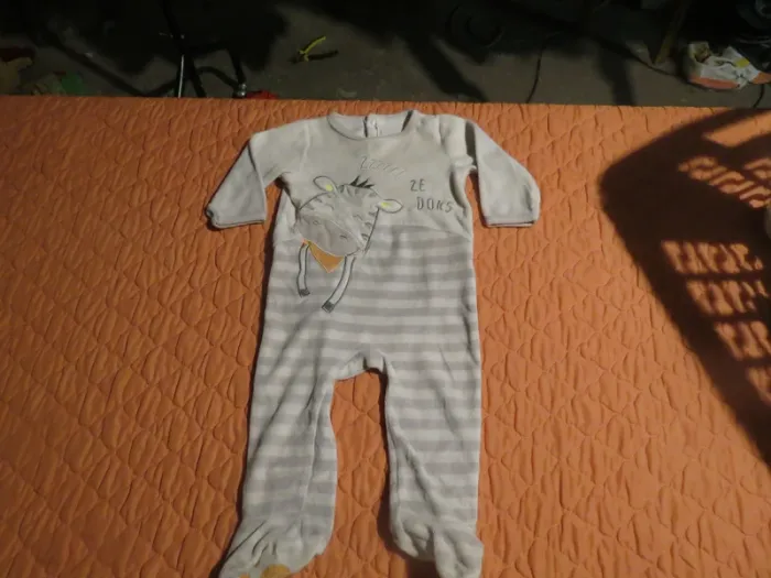 Pyjamas taille 9 mois garçon - photo numéro 2