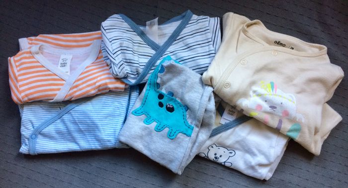 Lot de 5 bodies + 1 pyjama - Taille 62 cm / 3 mois - photo numéro 2