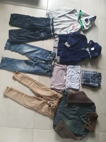 Lot vêtements garçons en 24 mois