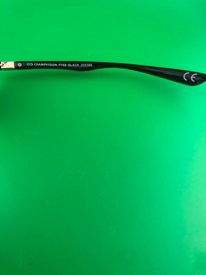 Lunette de soleil - photo numéro 2