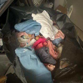 Sac énorme de vêtement pour bébé fille