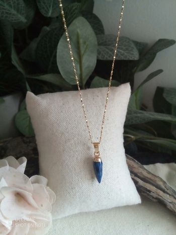 Collier pendentif en lapis lazuli naturelle