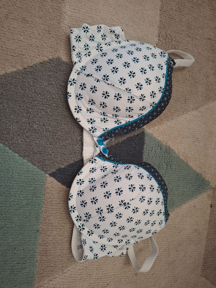 Soutien-gorge bleu et blanc
