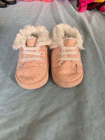 Petite chaussure chaude souple