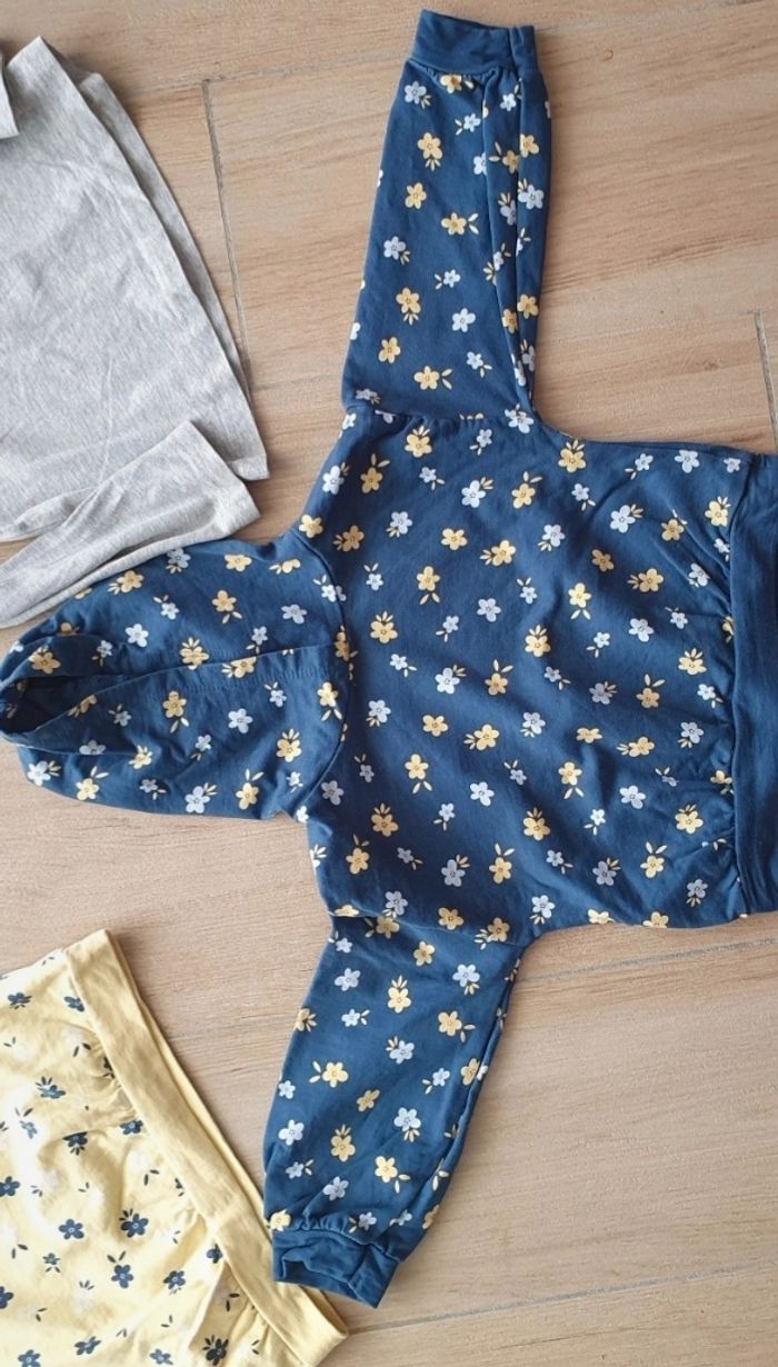 Pull + sweats fille 2 - 3 ans, 92cm - photo numéro 2