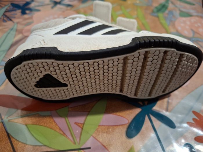 Baskets adidas taille 22 - photo numéro 6