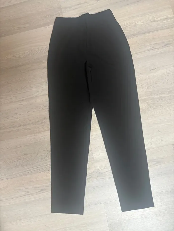 Pantalon carotte neuf