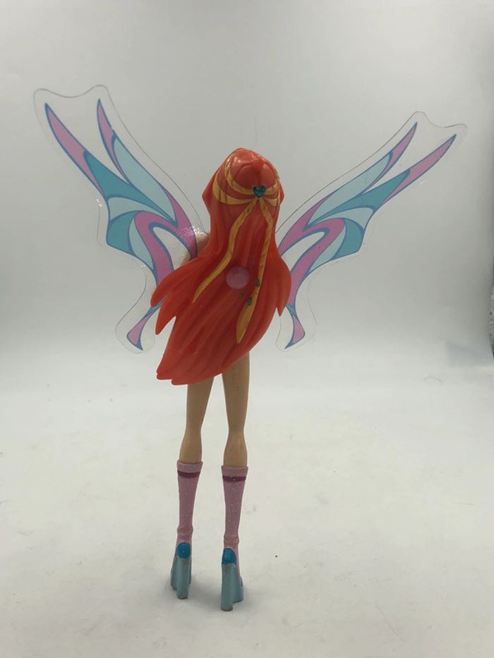 Poupée Winx Rainbow bloom - photo numéro 2