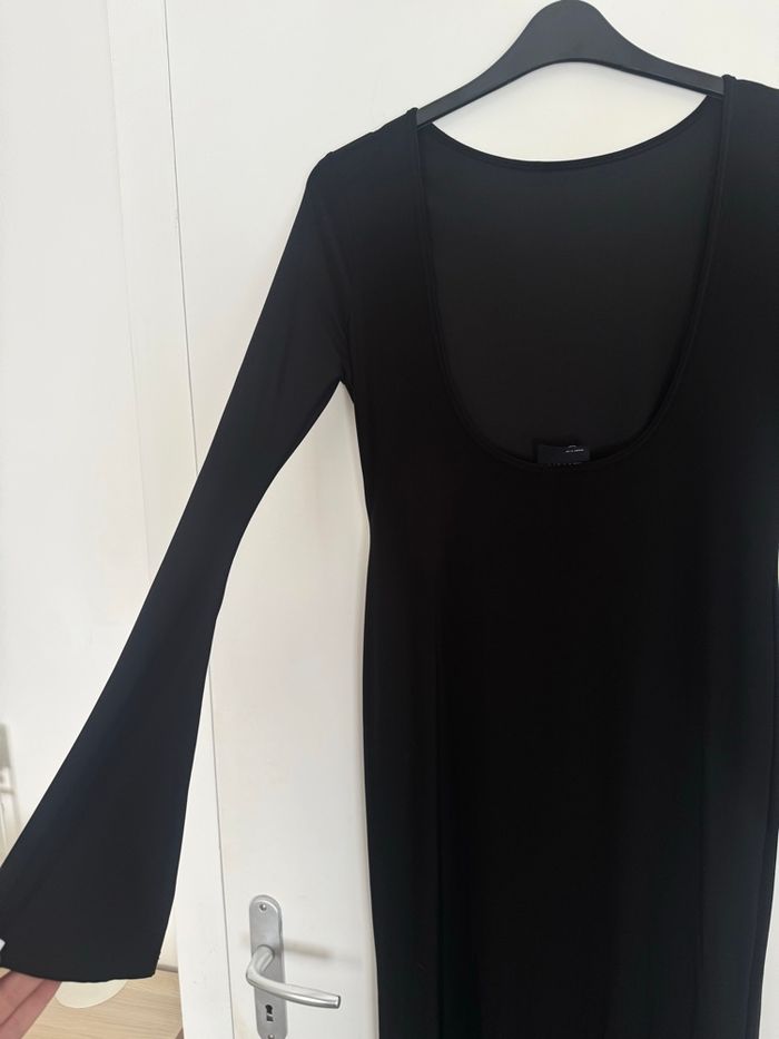 Robe longue noire - photo numéro 3