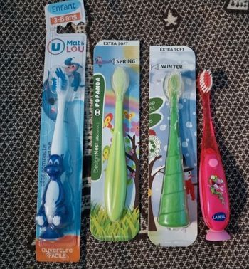 Lot ou unité brosse à dents enfants