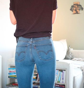 Jean levi’s mile high super skinny 26
