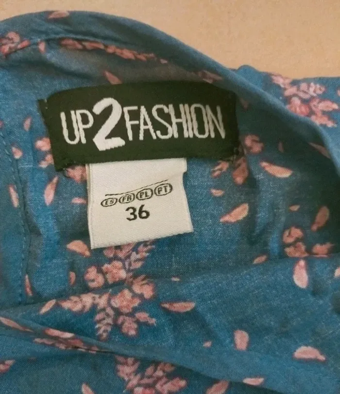 Blouse bleu imprimé  fleurs taille similaire 36 - photo numéro 3
