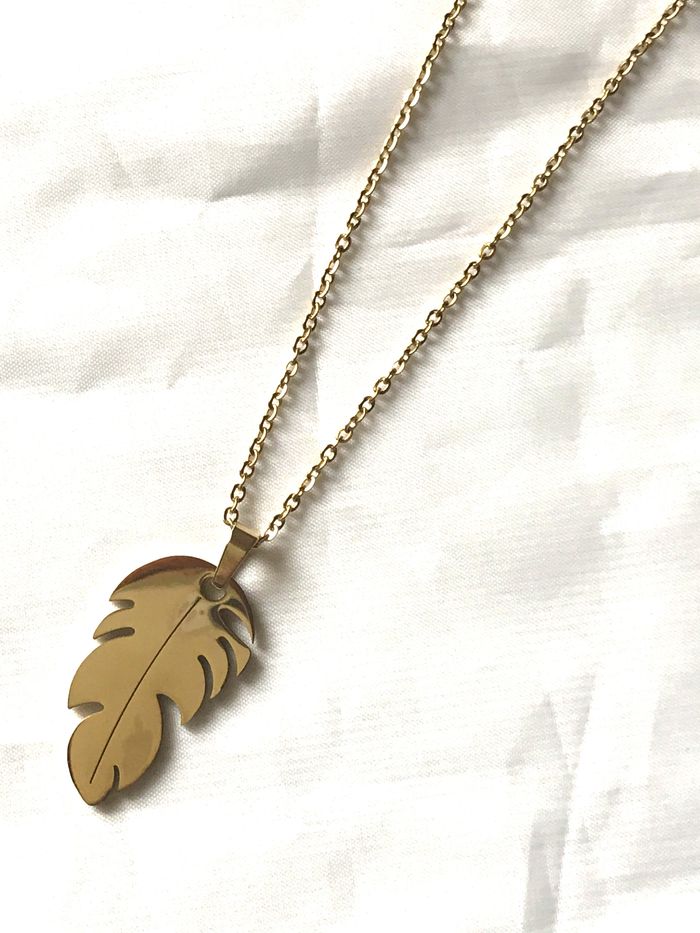 Collier Pendentif Plume Rigide Souple Bijou Doré Fantaisie Hommes Femmes - photo numéro 3