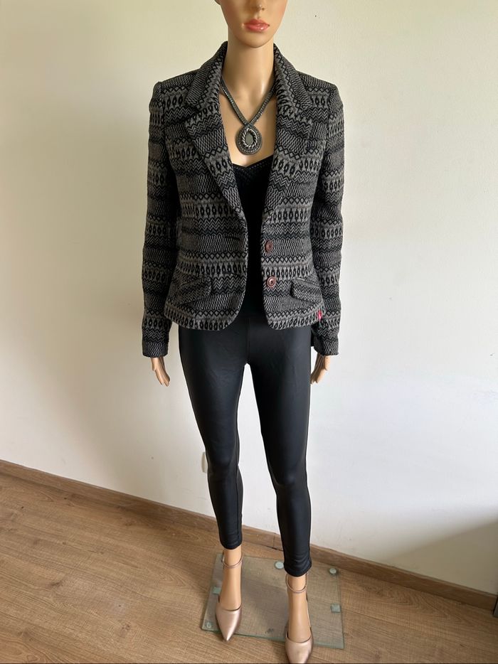 Veste courte grise et noire Esprit taille XS bon état - photo numéro 3