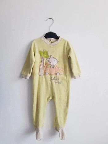 Pyjama en velours taille 12 mois