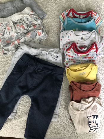 Lot vêtements bébé 12  mois