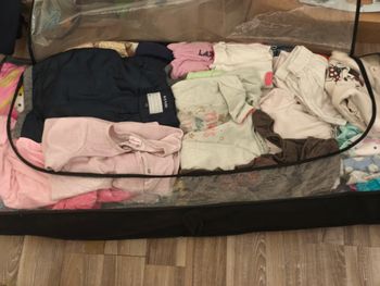 Énorme lot vêtements fille 18 mois.