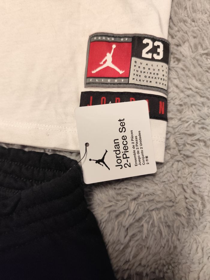 Ensemble 2 pieces Jordan 18mois neuf - photo numéro 3