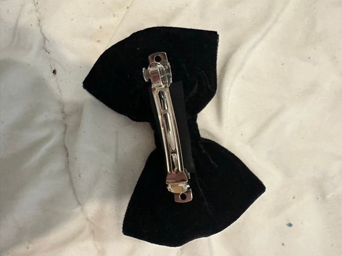 Grosse barrette noeud velours noir