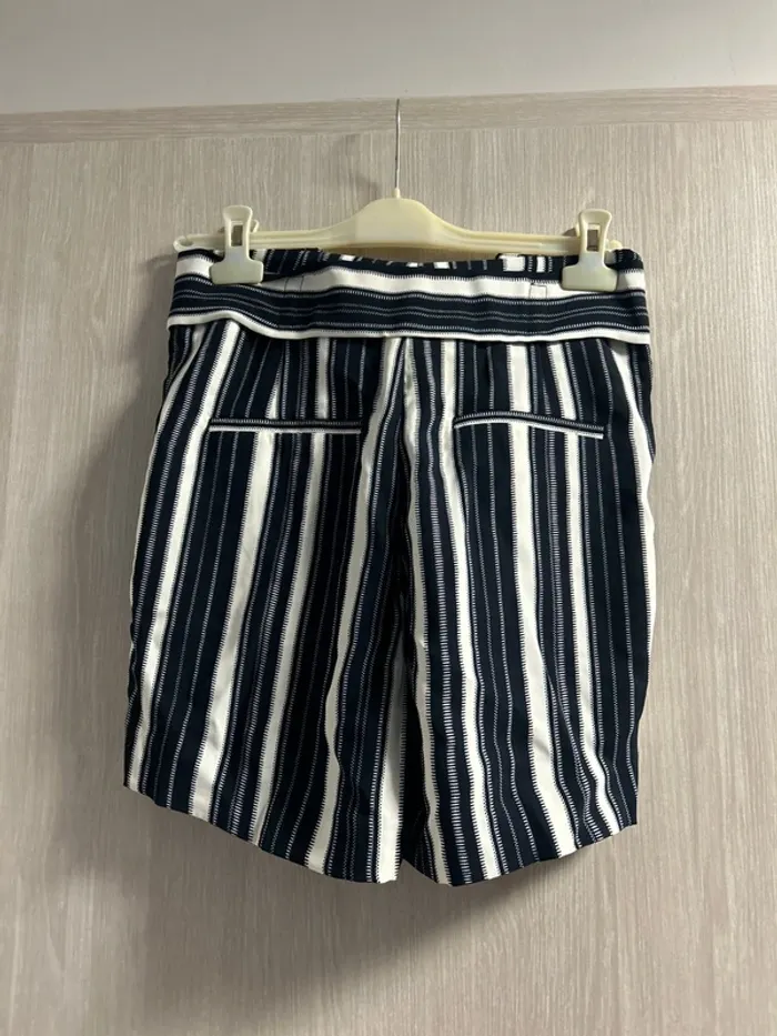 Short H&M taille 38 - photo numéro 2