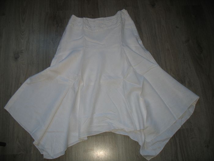 JUPE MI LONGUE BLANCHE "H&M" - TAILLE 38 - n°05 - photo numéro 3
