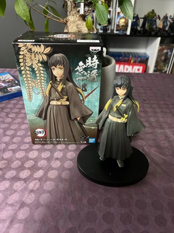 Figurine demon slayer