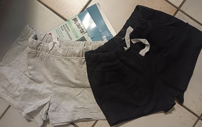 Lot de 2 short fille taille 8 / 10 ans 🎁 NEUF