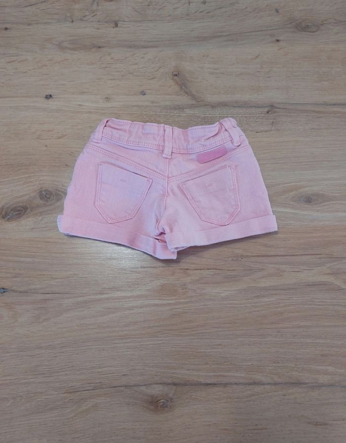 Short. - photo numéro 2