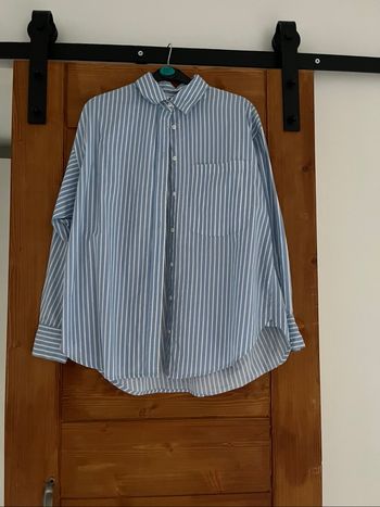 chemise à rayures bleu et blanc stradivarius
