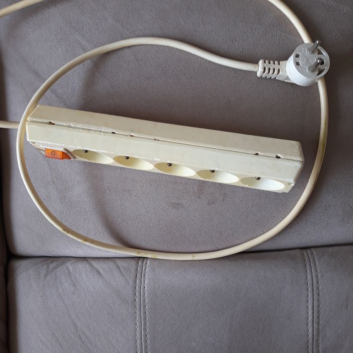 Faby27800 Multiprise x5 avec interrupteur  Longueur du fil : 150 cm - photo numéro 3