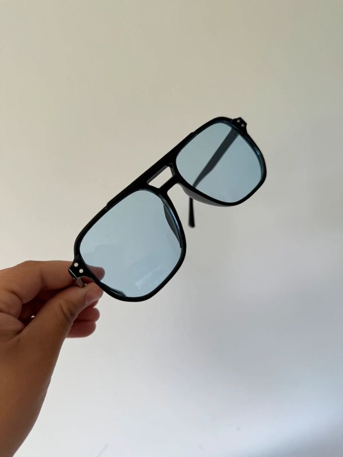 Lunette de soleil - photo numéro 2