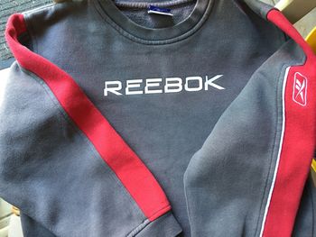 Sweat#reebok#taille 8 ans