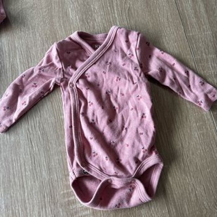 8 Bodies 1 mois - photo numéro 3