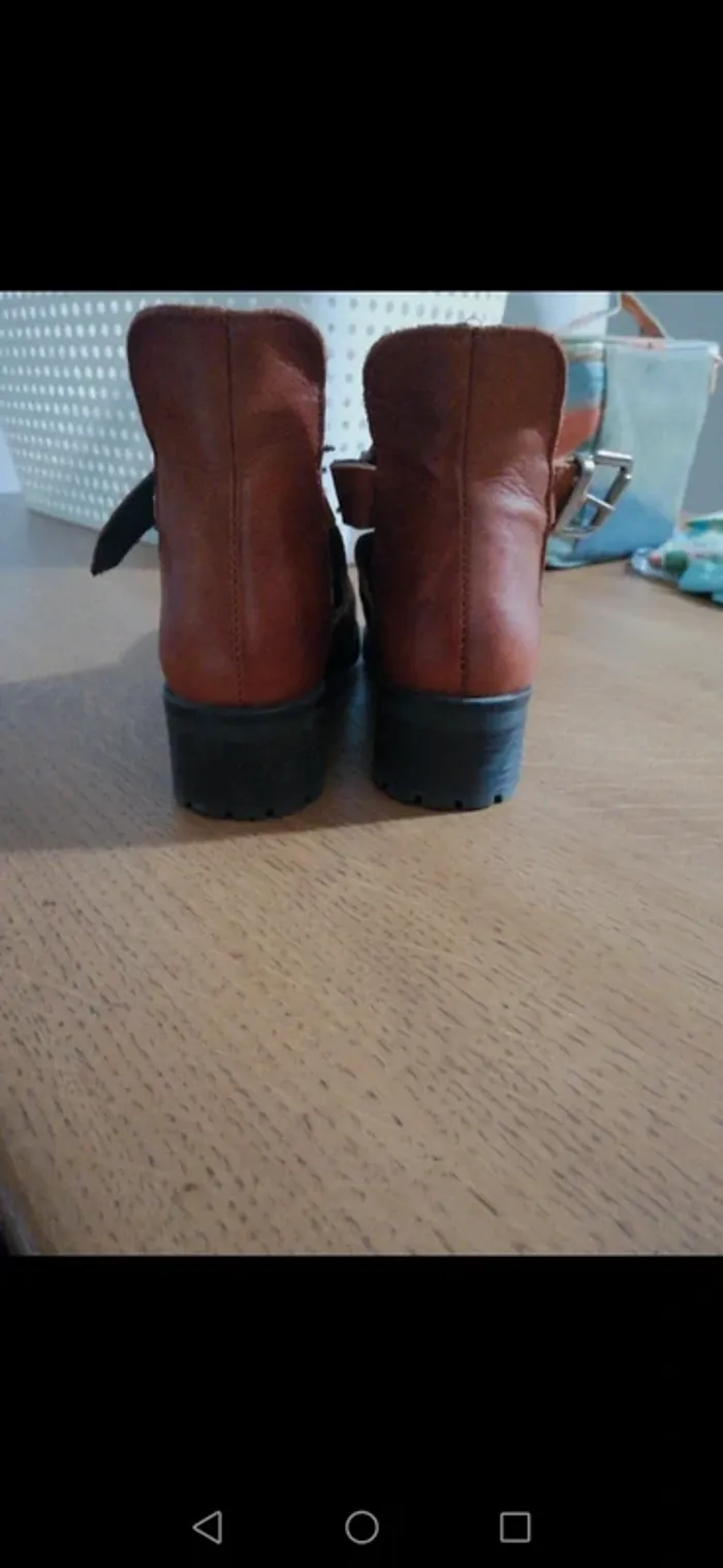 Bottines en cuir marron Marque André Taille 36 - photo numéro 6