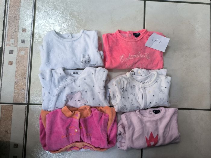 Lot 2 de 6 pyjamas/grenouillères 1 mois