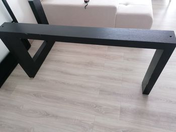 Pied pour table à manger